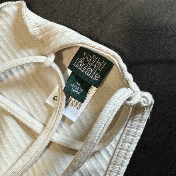 Tie Back Halter Top Open Back - Picture 3 of 3